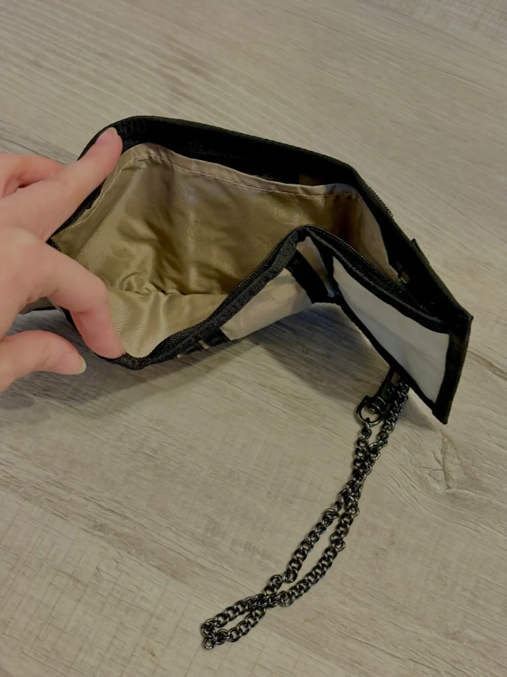 PacSafe Trifold Black Anti Theft Heavy Chain Walletsafe Travel PE081 Y2K Retired